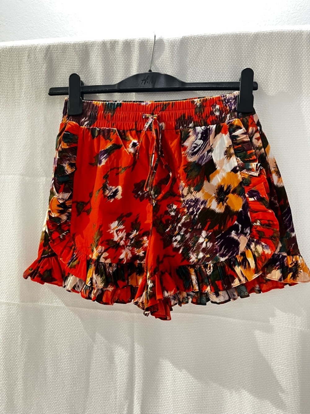 H&M Ruffled Shorts 